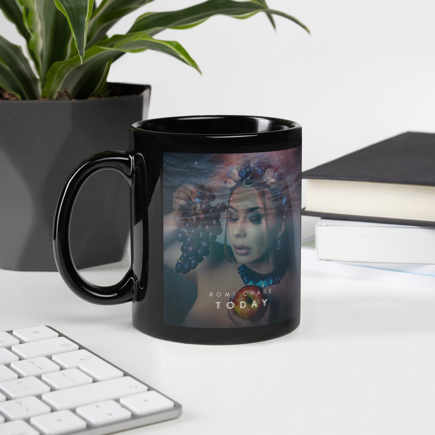 TODAY Black Glossy Mug